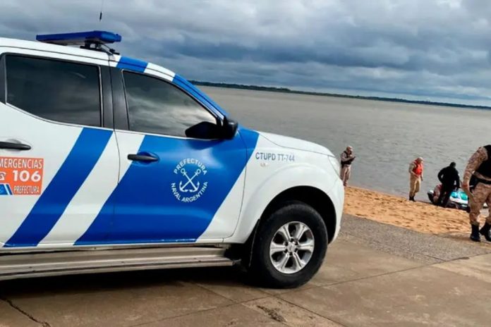 Cayó al Paraná y lo sacaron del agua antes de que la corriente se lo llevara