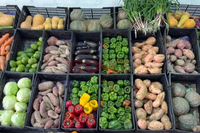 Las lluvias encarecieron verduras y la gente compra lo justo