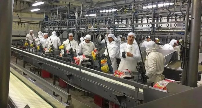 Entre Ríos amplía la asistencia a despedidos de Granja Tres Arroyos