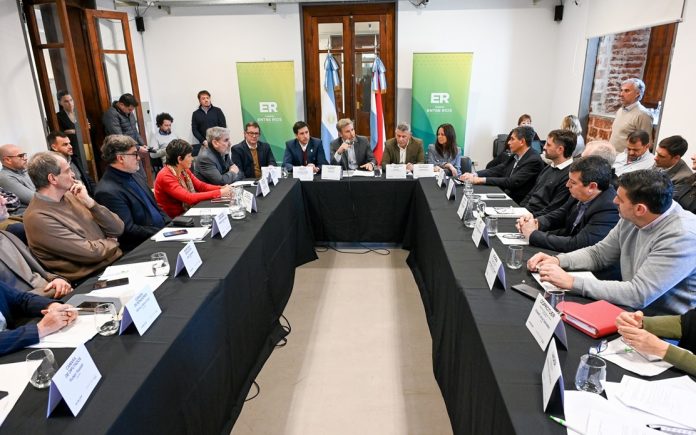 Frigerio anunció alivio impositivo y subsidios para el turismo entrerriano