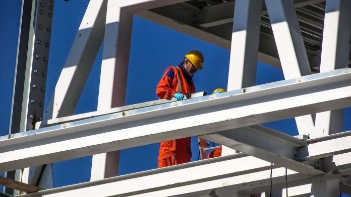 La inversión cayó 7,6% en el primer semestre y el RIGI no alcanza