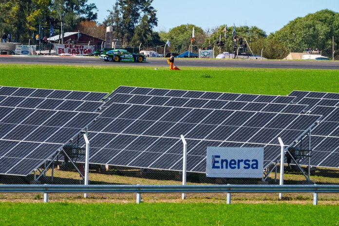 El parque solar del autódromo de Paraná superó la demanda en la final del TC