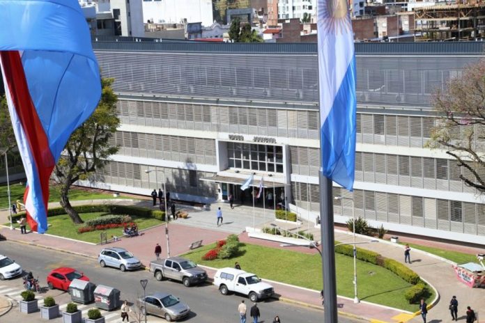 La Justicia entrerriana prohibió alimentos con sellos octogonales en escuelas