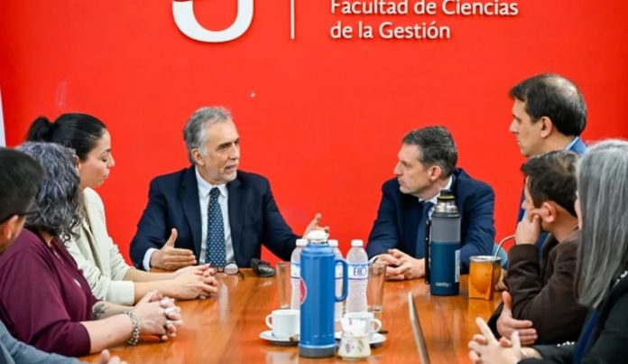 La UADER lanza laboratorio para vigilar la Hidrovía Paraná-Paraguay