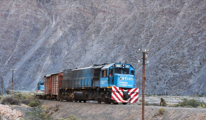 Belgrano Cargas: el Gobierno licita 50 años de concesión con opción de compra