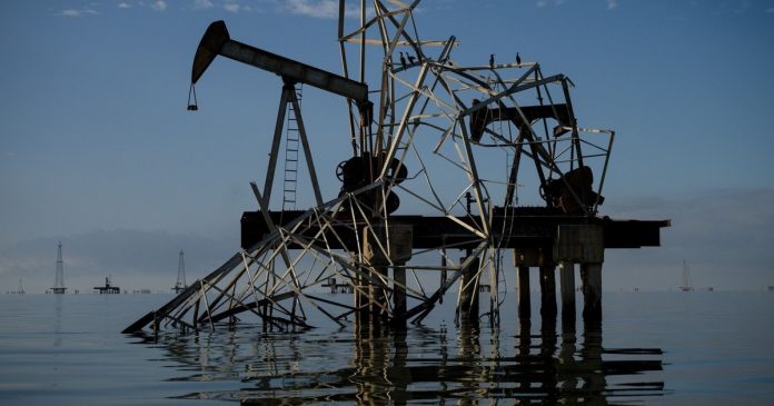 El petróleo volvió a los 100 dólares: la guerra con Irán sacude al mundo