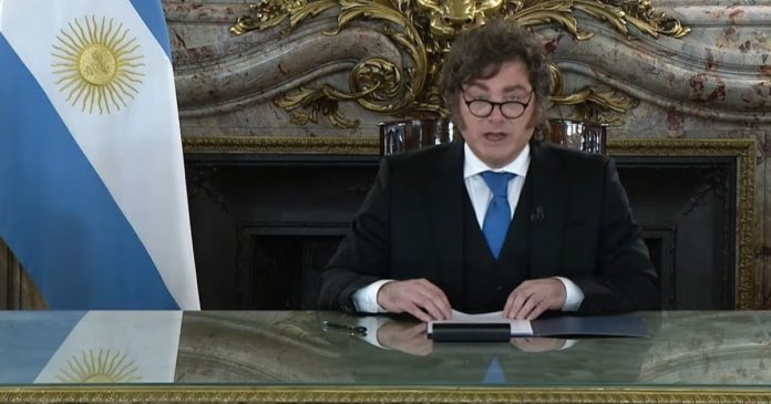 Malvinas como tabla de salvación: el Gobierno estira la causa para cambiar el clima político