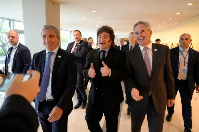 Milei elogió a Netanyahu y en Argentina subieron los combustibles
