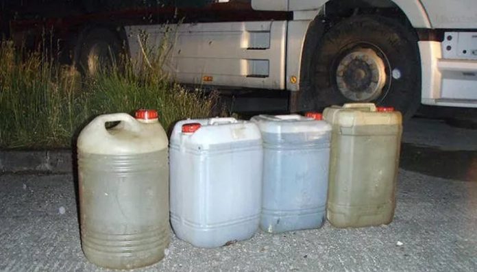 Bidones de gasoil en la cantera municipal: sumario abierto a un agente