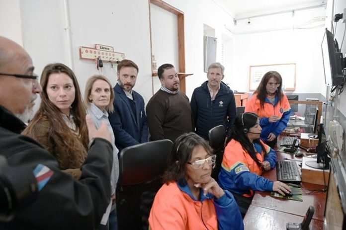 Frigerio visitó el 107 de Concordia: 