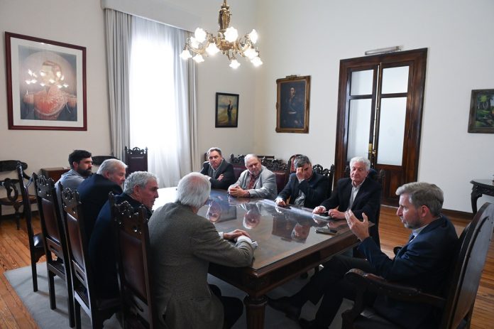 Frigerio se sentó con el campo a fondo por los caminos rurales