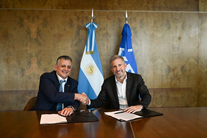 Frigerio y YPF firman acuerdo para integrar a Entre Ríos a Vaca Muerta