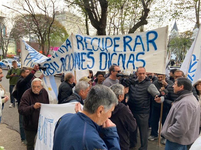 Detuvieron a dos jubilados y un fotógrafo en la marcha del miércoles en Concordia
