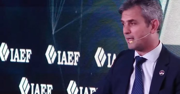 Menem a los inversores: 