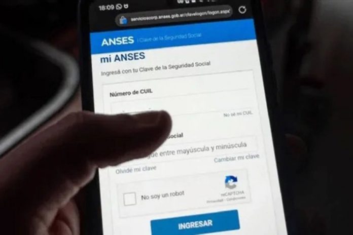 La AUH subirá 1,66% en octubre: $156.588 por hijo