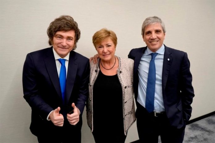 El FMI arranca la tercera revisión del acuerdo: qué le pide a Argentina