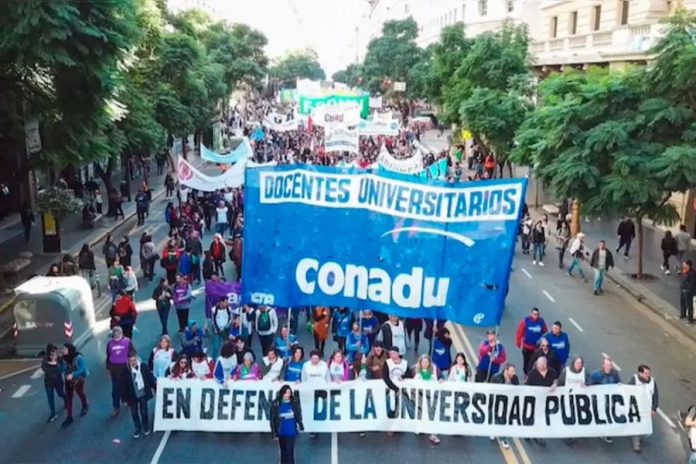 Docentes universitarios van al paro: rechazaron el 3% y apuntan a la Corte