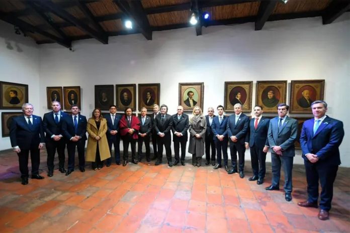 Frigerio viaja a París con Milei para la Argentina Week