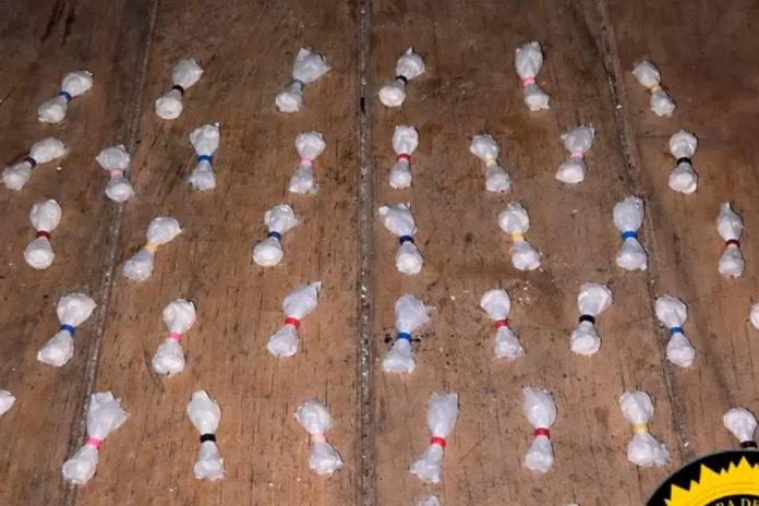 Robo de celular destapó un kiosco de droga en Concordia: 42 envoltorios y un policía herido