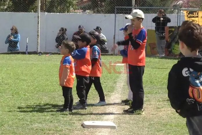 350 chicos en Paraná: el torneo que muestra el futuro del sóftbol