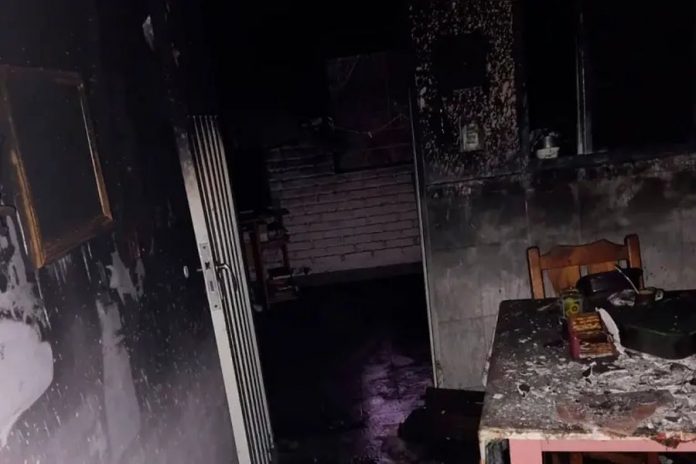 Incendio en Paraná: rescataron a dos adultos mayores y los hospitalizaron