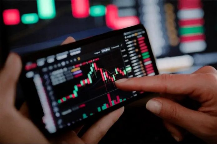 Perdió más de 64.000 dólares en una falsa inversión por Facebook