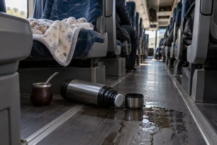Bebé en terapia tras quemarse en un colectivo: el mate detrás del 80% de los casos