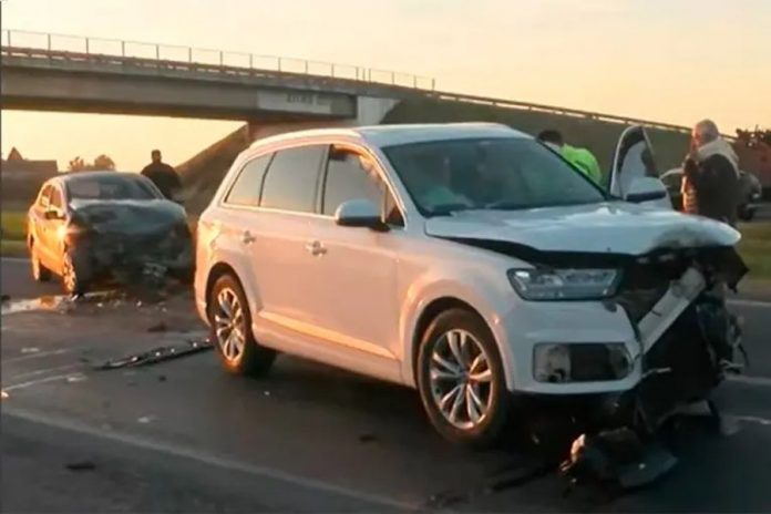 Arrojaron una rueda a la autopista para robar y hubo choque en cadena