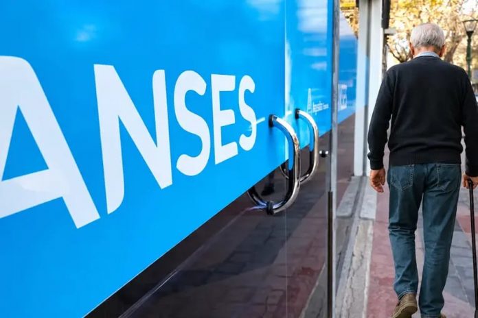 Jubilados: cuánto cobran en octubre y cuándo arranca el pago