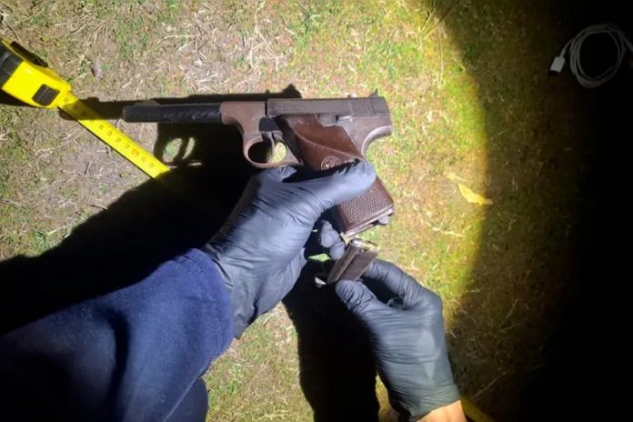 Persecución en Paraná: arma arrojada desde un auto y siete demorados