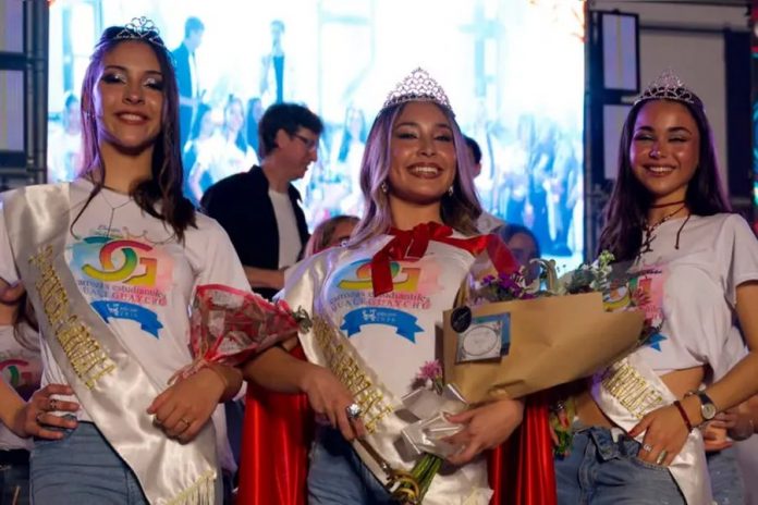 María Pía Farabello, reina de las Carrozas Estudiantiles en Gualeguaychú