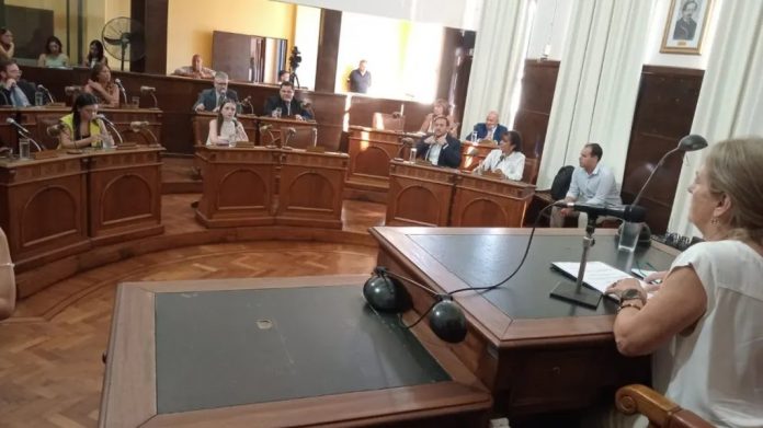 Constructoras locales piden prioridad en obra pública: el Concejo lo debate este jueves