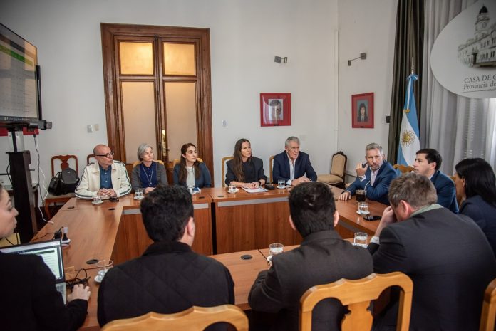 Frigerio ordenó plazos para obras viales y productivas con apoyo internacional