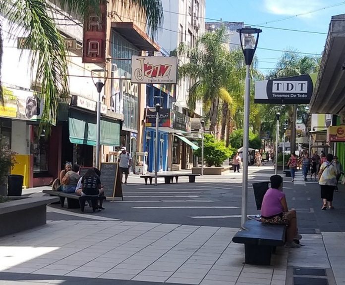 Los miércoles se convierten en día de paseo y ofertas en el centro de Concordia