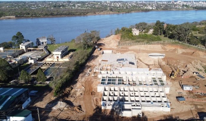 La planta de agua de Concordia sigue parada y el PJ cruzó al oficialismo en el Concejo