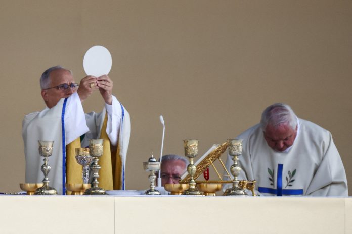 El papa León XIV en París: “Ninguno de nosotros es un número”