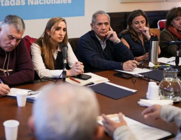 Granja Tres Arroyos: gremios llevaron al Congreso el reclamo por 7.000 empleos