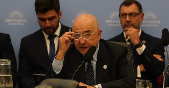 Andis: denuncian sobreprecios de hasta 1.972% y presuntos pagos duplicados