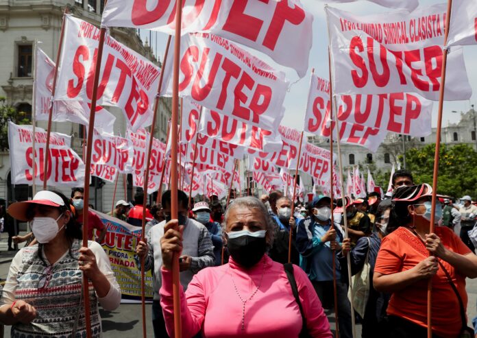 Paro nacional en Perú: Sutep convoca al magisterio para el 29