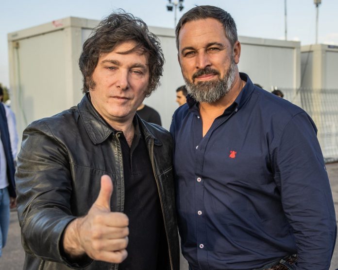 Milei va a España para apoyar a Vox, pero analistas ven riesgo