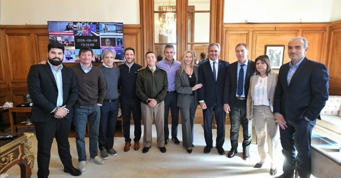 Mesa política en Casa Rosada: Karina Milei presiona por las PASO