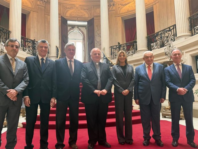 El G6 se reunió con el nuncio y dialogó sobre la visita del Papa