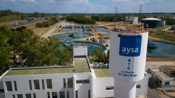 Milei adjudicó el 90% de AySA por US$ 340,2 millones