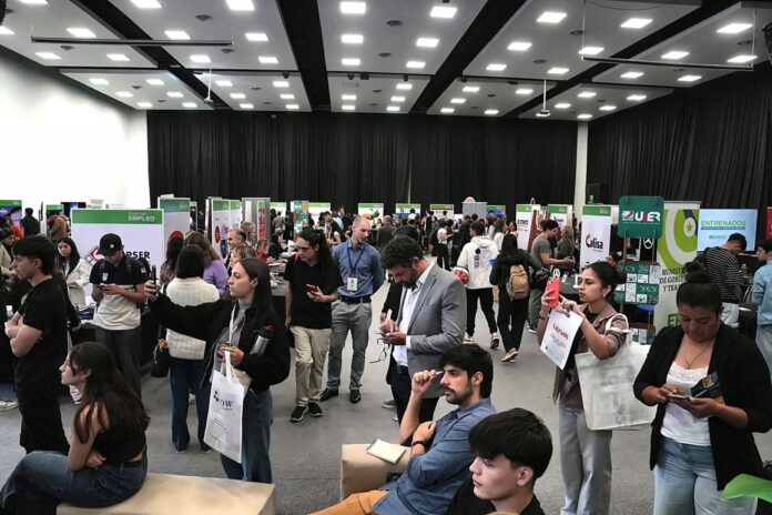 Más de 5.000 personas buscaron trabajo en la Expo del Empleo de Paraná