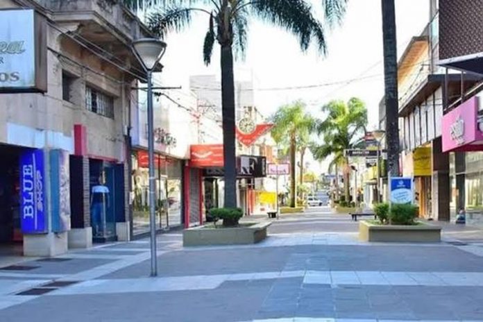 Azcué libera el estacionamiento en Concordia: a comprar al centro