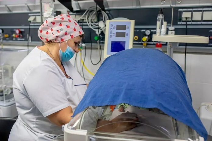 Sanidad acordó aumentos hasta 2027: cuánto cobran en octubre