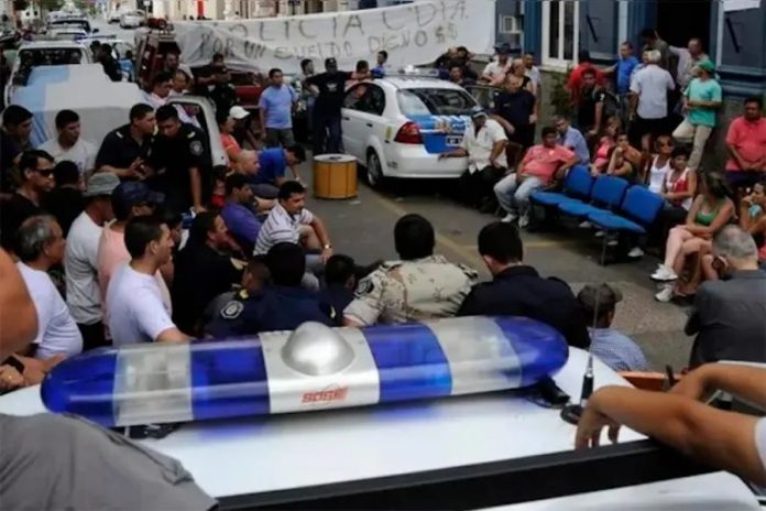 Seis años para el expolicía penado por abuso y por la sedición de 2013