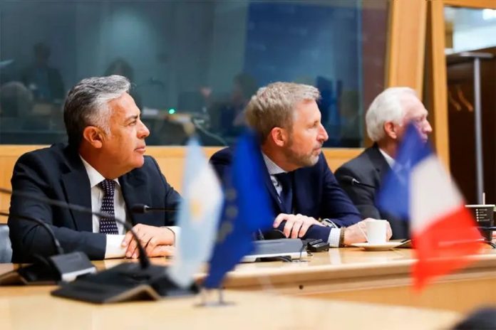 Entre Ríos busca en París fondos para residuos y transición energética