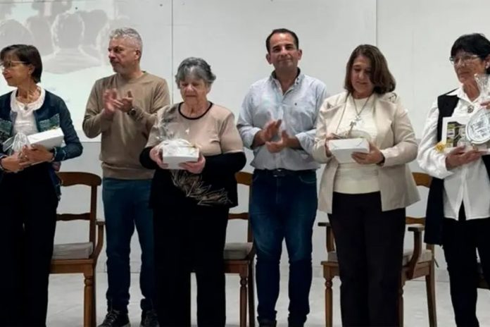 Cuatro mujeres de Crespo, reconocidas en “Tejiendo Redes”