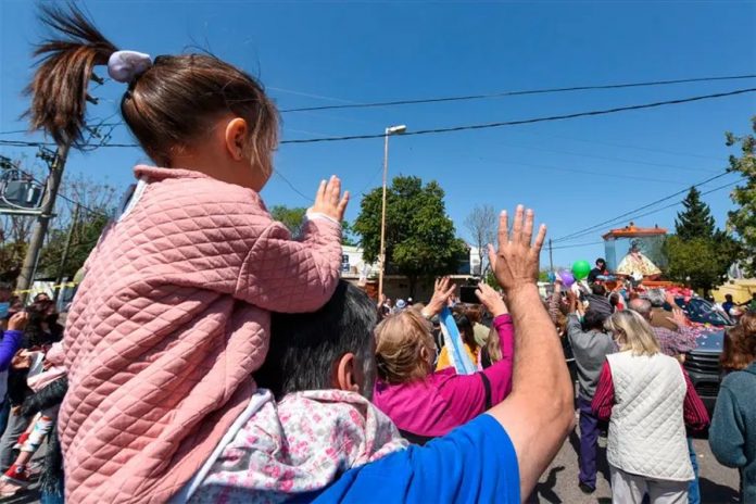 Paraná celebra a Nuestra Señora del Rosario con caravana y procesión